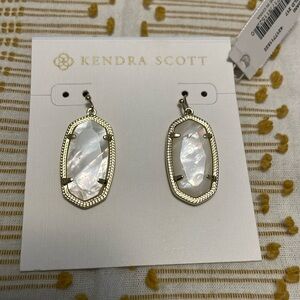 Kendra Scott Danielle Gold drop earrings. Brand new . NWT